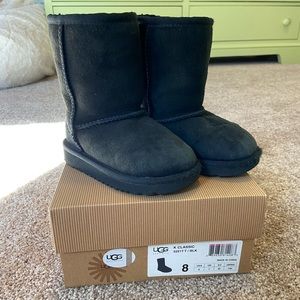 Kids classic black UGG